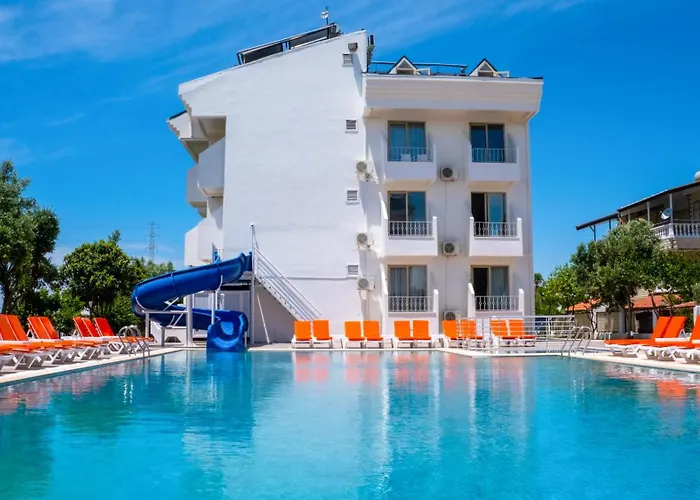 Azalia Garden Hotel 4*