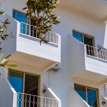 Azalia Garden Hotel 4*
