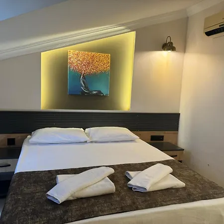 Hotel Azalia Garden Side